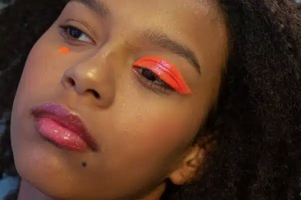 Les couleurs et textures les plus tendances en matière de maquillage pour la saison en cours