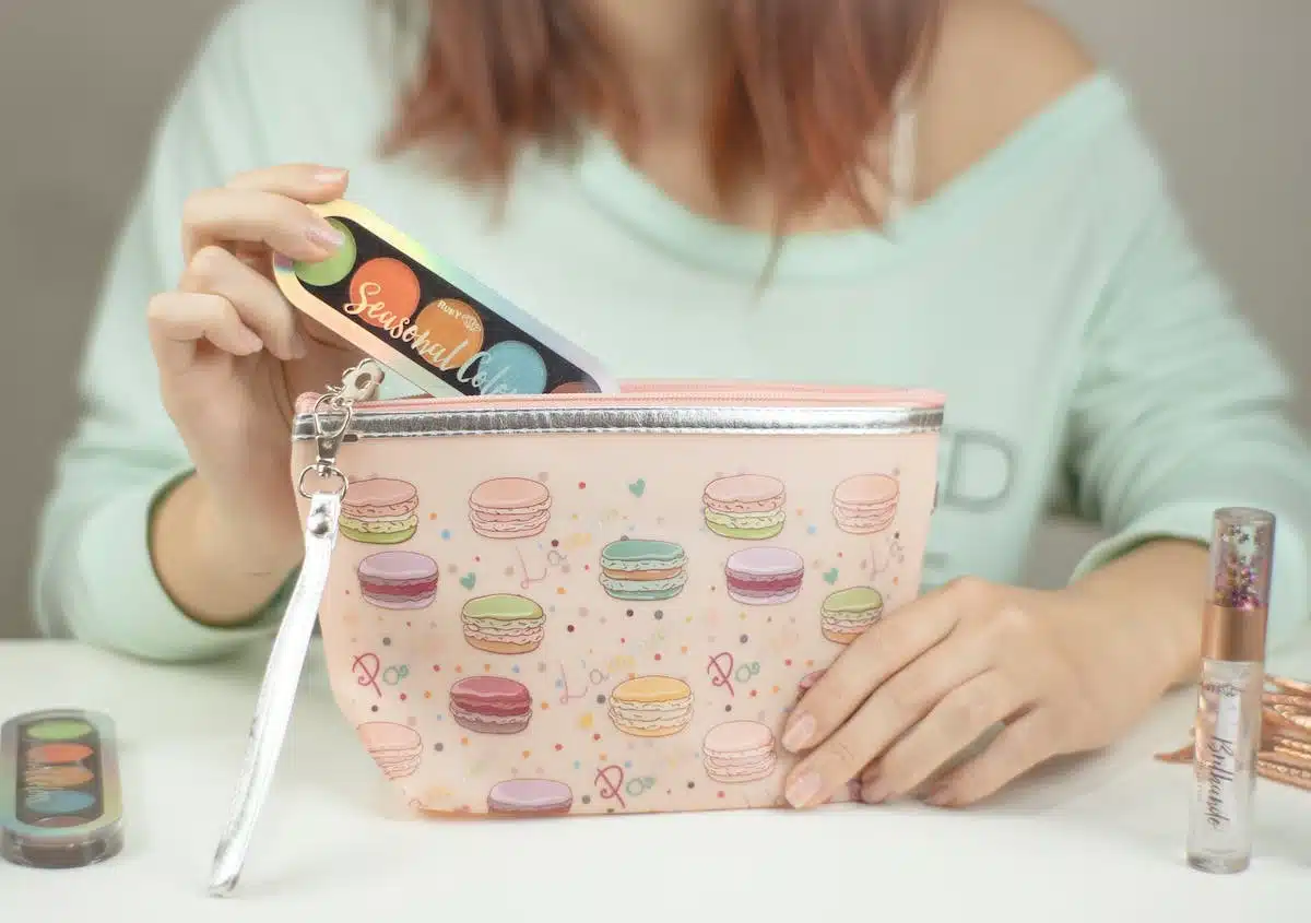 Les éléments essentiels à avoir dans sa trousse à maquillage