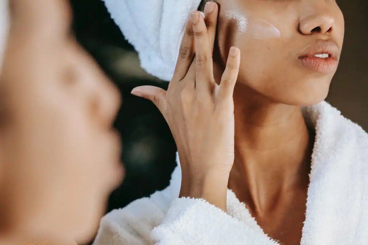 Préparer une lotion tonique maison pour peau sensible : guide complet