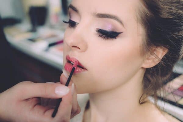 Les clés d’un maquillage parfait pour briller lors d’un événement spécial