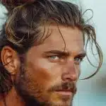 Chignons pour hommes, une tendance capillaire audacieuse