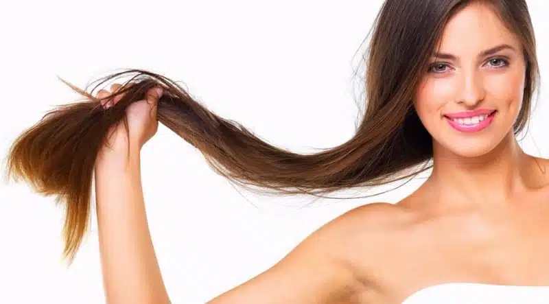 Astuces incontournables pour des cheveux brillants tout au long de l’année