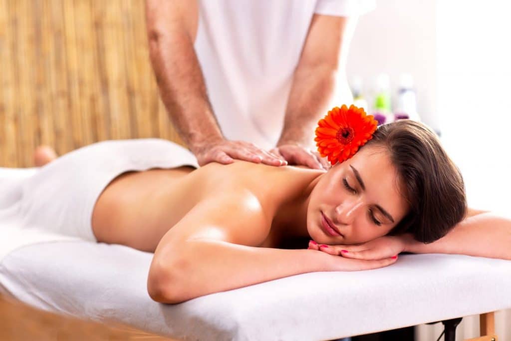 Le massage body-body, une alternative naturelle aux médicaments !