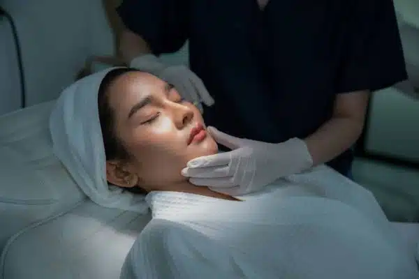 Hydrafacial Paris : soin esthétique avancé pour un visage éclatant