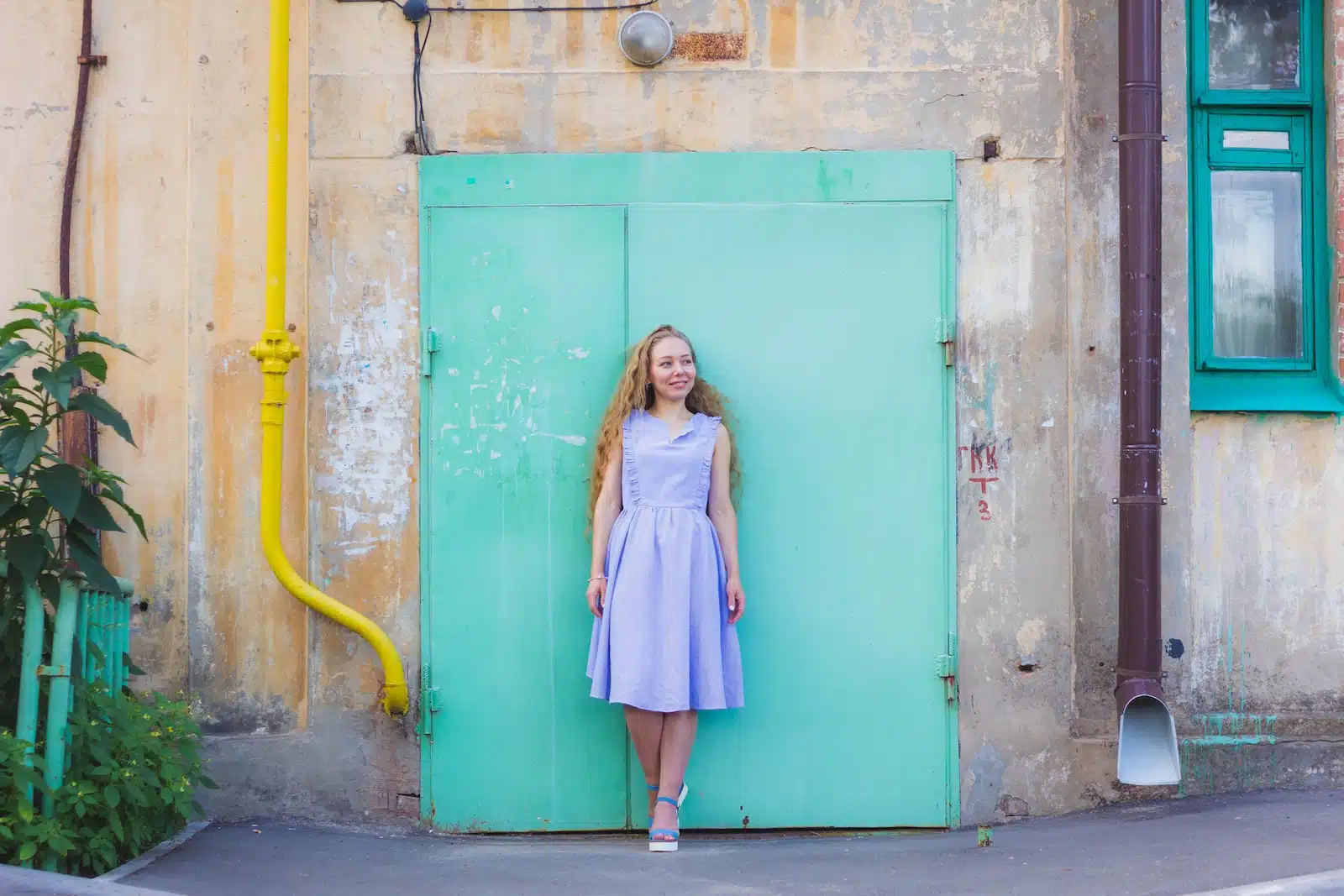 Quelle robe conviendrait le mieux pour une femme petite et ronde ?